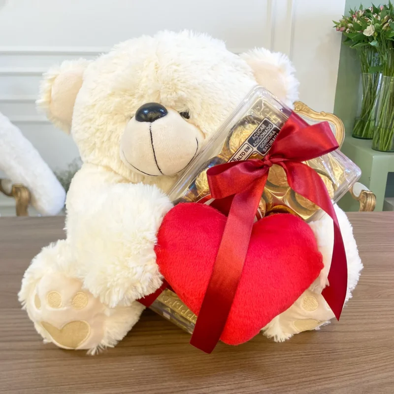 Pelúcia média com coração - Pelúcia média com coração medindo 30 cm