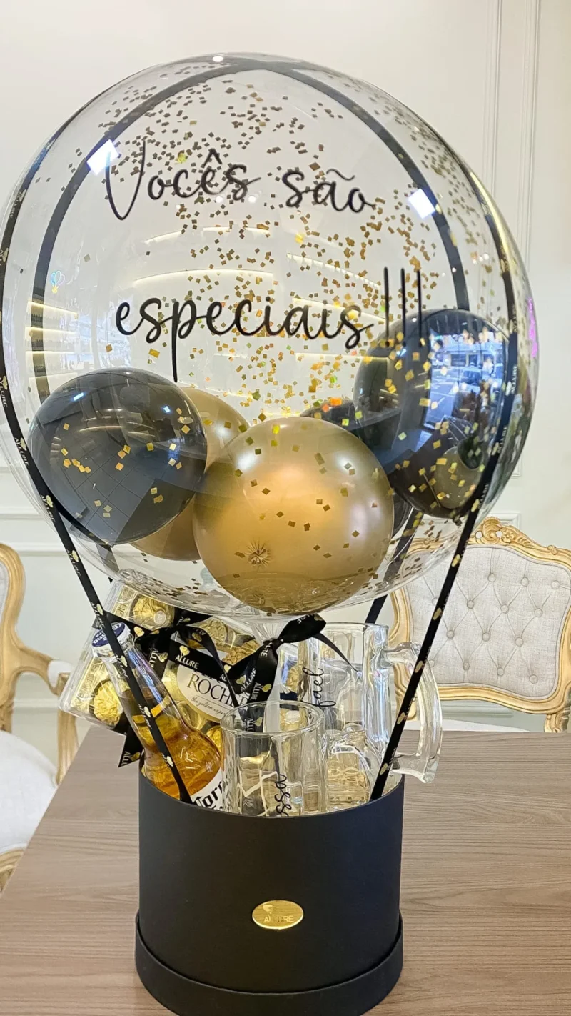 Ballon box personalizada com cerveja, caneca e chocolate - Balão Box média personalizada com 2 cervejas, 2 canecas e 12 Fe...