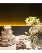 Casamento intimista em restaurante em perspectiva ampliada - Allure Boutique