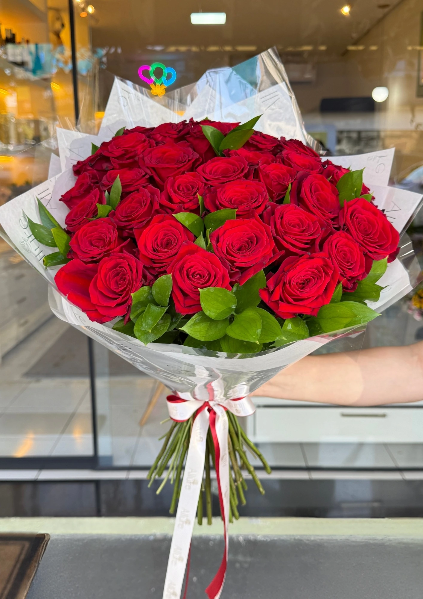 Buquê 40 rosas vermelhas Allure - Buquê com 40 rosas vermelhas dispostas para dominar o olhar