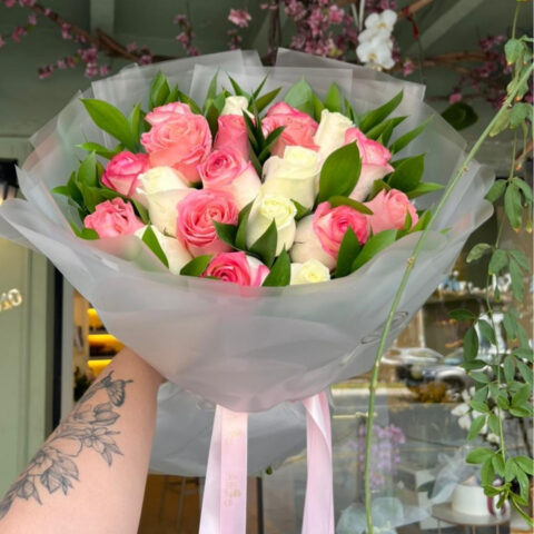 Buquê 20 Rosas coloridas - Buquê com 20 rosas coloridas