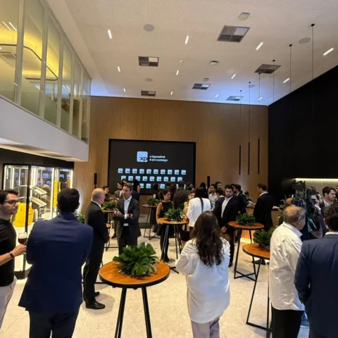 Decorações florais para recepções e eventos corporativos - Decorações florais sofisticadas para recepções e eventos corpor...