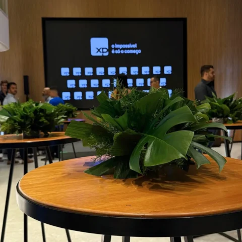 Decorações florais para recepções e eventos corporativos - Decorações florais sofisticadas para recepções e eventos corpor...