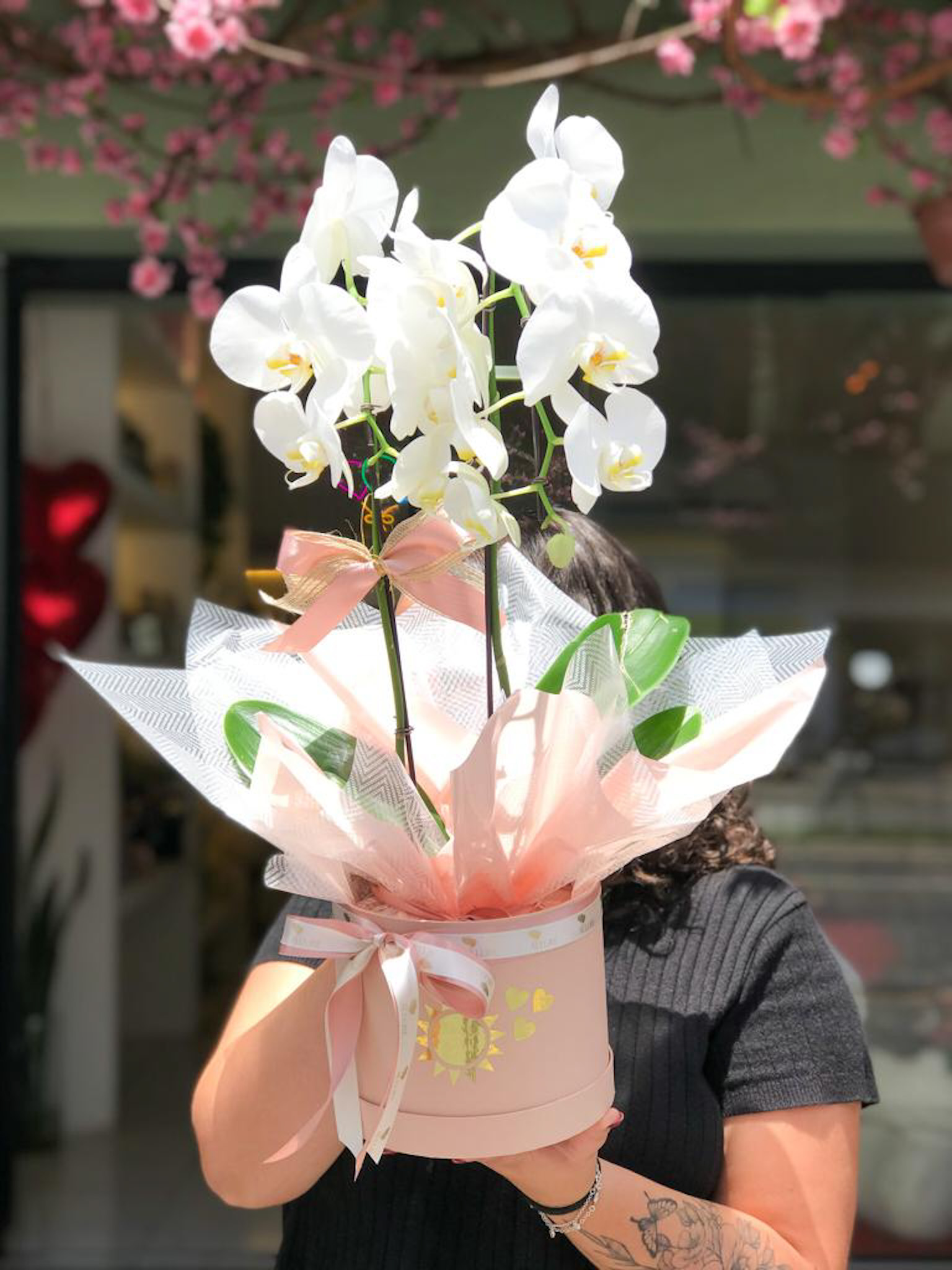 Orquídea Allure em box cartonada personalizada.