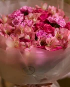 Buquê Euforia – 20 rosas e astromélias