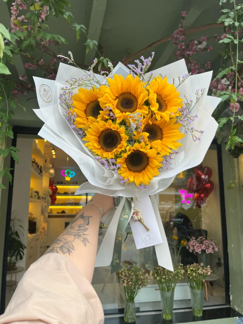 Detalhe do Buquê de 6 girassóis - Allure Floricultura Boutique