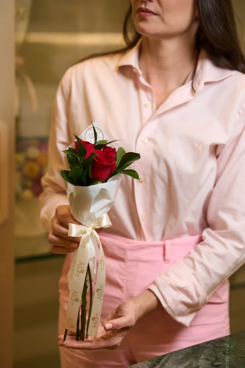 Detalhe do Buquê 3 Rosas Vermelhas - Allure Floricultura Boutique
