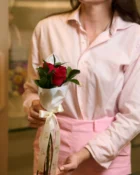 Detalhe do Buquê 3 Rosas Vermelhas - Allure Floricultura Boutique