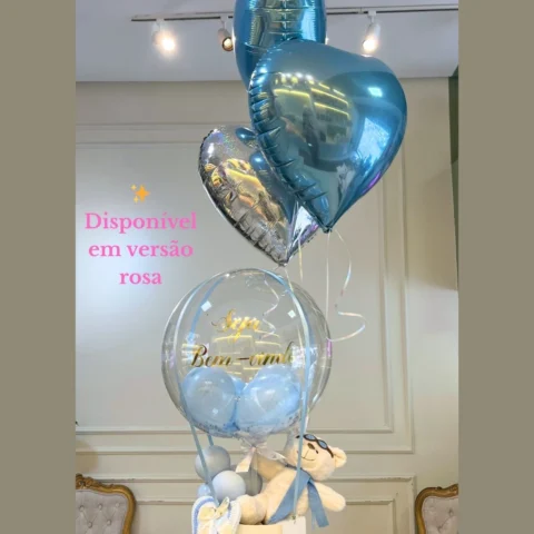 Ballon box maternidade Aviador com balões flutuando - Sapatinho delicado, ursinho aviador, balão personalizado e três balõ...