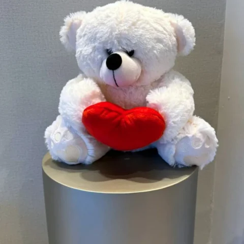 Urso Allure Pequeno branco com coração vermelho