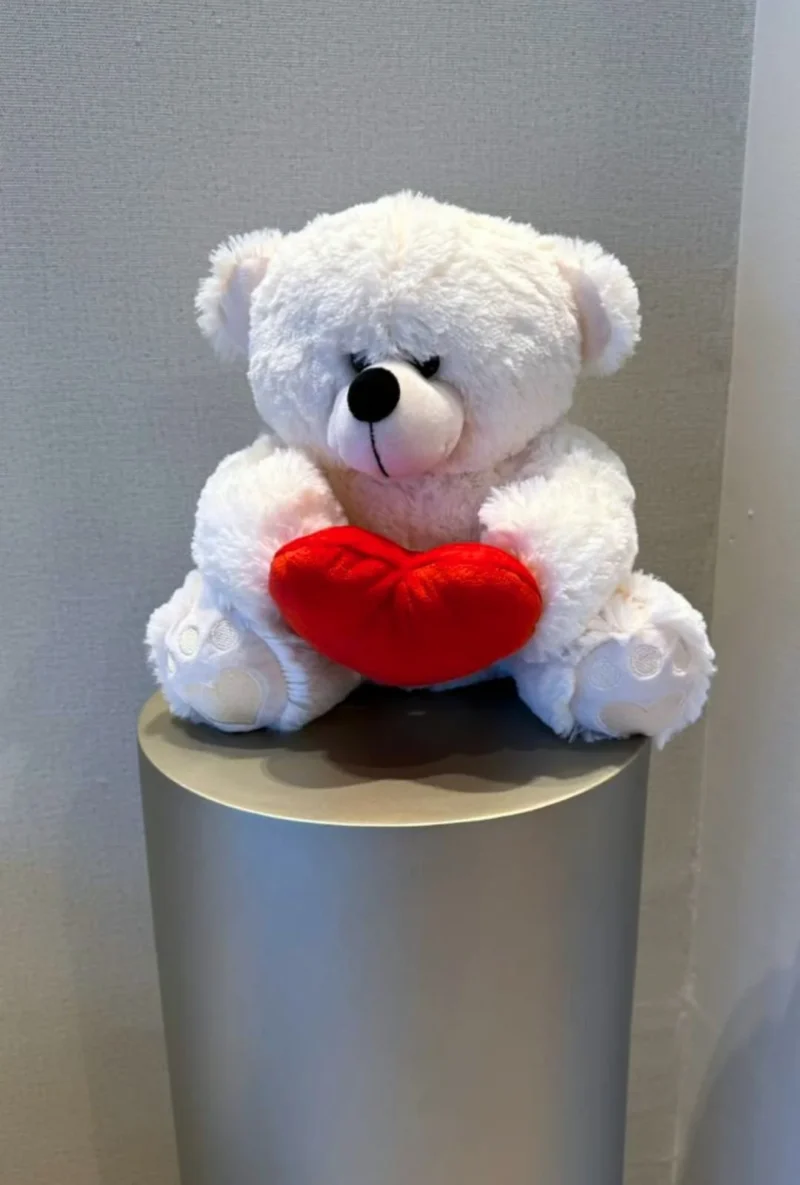 Urso Allure Pequeno branco com coração vermelho